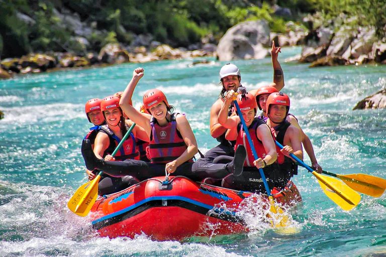 Adrenalinski rafting v Sloveniji
