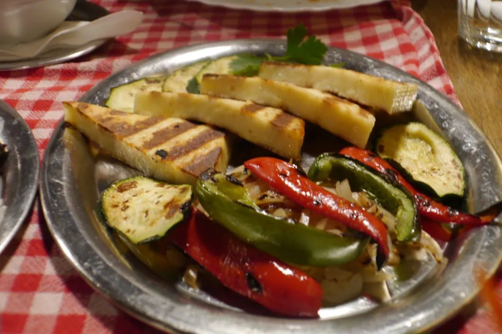 balkan menu gegrilde kaas