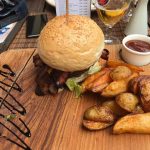 burger hiša pod gradom