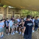 Axt-Werfen als Teambuilding-Maßnahme