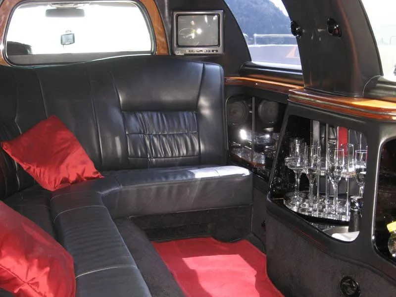 limousine all'interno