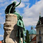 Monumento a Prešeren, statua in bronzo del poeta nazionale sloveno France Prešeren, a Lubiana, capitale della Slovenia. È uno dei monumenti sloveni più noti. La statua è un progetto di Ivan Z